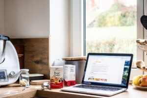 一人暮らしのご飯に最適なサブスクサービスは？