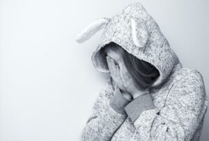 冷凍庫がパンパンになる理由とその対策は？