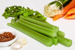 野菜スープの宅配サービスで冷凍食品を選ぶメリットは？